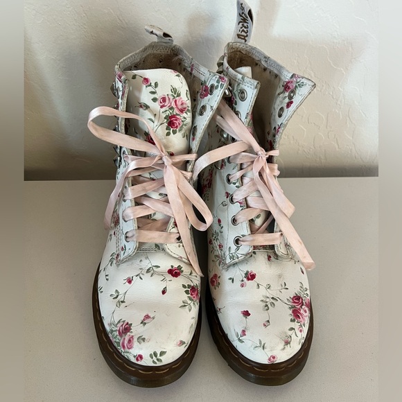 Dr. Martens 1460 Rare Portland Rose Combat Boots Customized Size 9 - Picture 3 of 11